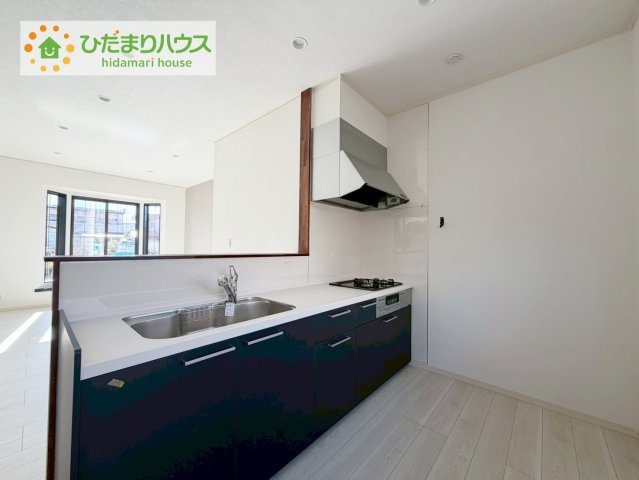 いわき市郷ケ丘3丁目　中古戸建のキッチン|ママのことを考えた、ゆとりあるキッチンスペースで、お料理がもっと楽しくなっちゃいますね(^^♪