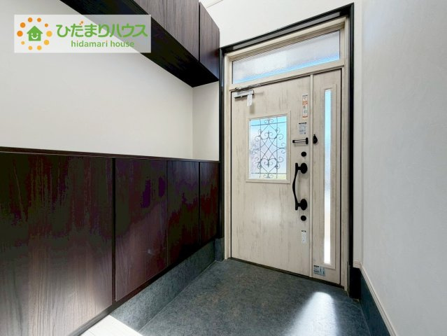 いわき市郷ケ丘3丁目　中古戸建の玄関|玄関がひろいので親子で並んで仲良く靴が履けますね(^^)/