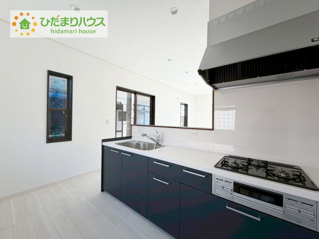 いわき市郷ケ丘3丁目　中古戸建のキッチン|ワイドなキッチンスペースなので、2品、3品同時に作れちゃいますね( *´艸｀)