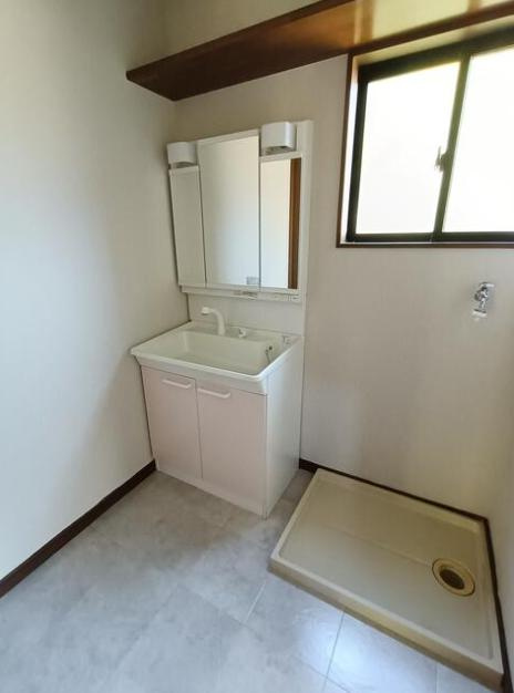 いわき市草木台4丁目　中古戸建の独立洗面台