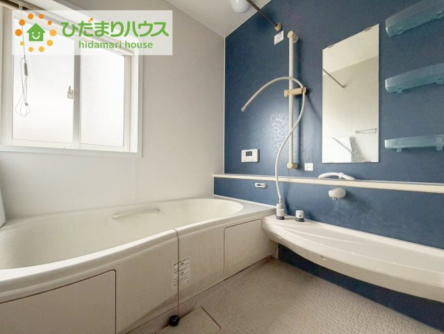 いわき市鹿島町米田字塙　中古戸建　の浴室|浴室には手すりが付いているので、ご年配の方にも安心です☆彡