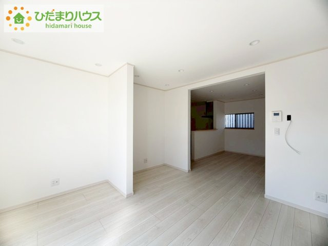 いわき市泉町滝尻字加賀前　中古戸建　の居間・リビング|開放感あるLDKを確保！家族が集まるリビングはゆったり過ごしリフレッシュする場として居心地の良い空間にしたいですね。