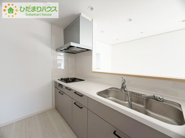 いわき市泉町滝尻字加賀前　中古戸建　のキッチン|料理をしながらでも、ご家族との会話を楽しめる対面式キッチン♪