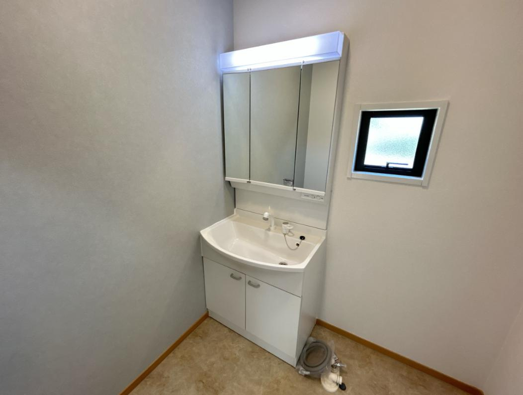 いわき市若葉台1丁目　中古戸建の独立洗面台