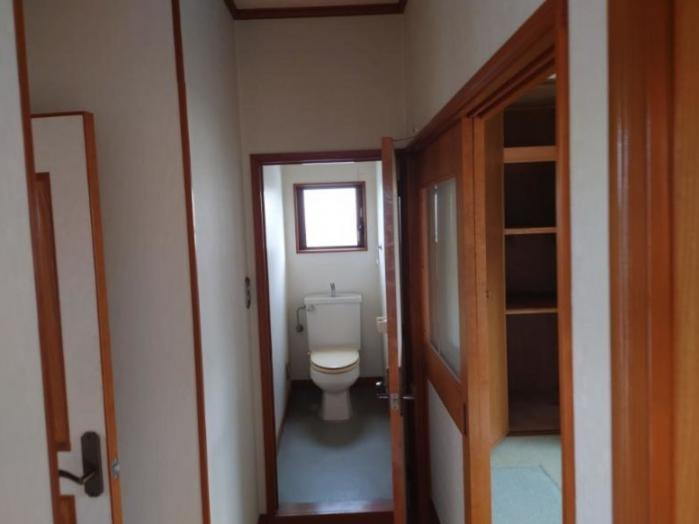 いわき市内郷高坂町立野　中古戸建のトイレ