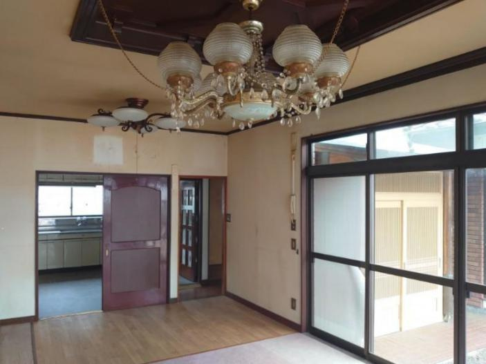 いわき市内郷高坂町立野　中古戸建の居間・リビング