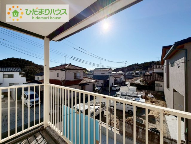 いわき市若葉台1丁目　中古戸建のバルコニー|お布団など大きいものも、充分に干せる広さがございます。人気のベランピングも楽しめる広さ！自宅のアウトドア空間でゆったり過ごせます。