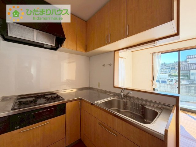 いわき市若葉台1丁目　中古戸建のキッチン|料理をしながらでも、ご家族との会話を楽しめる対面式キッチン♪