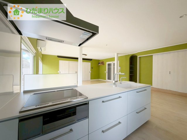 いわき市平下荒川字久世原　中古戸建　のキッチン|ご家族と会話しながら、お料理だって出来ちゃいます☆彡