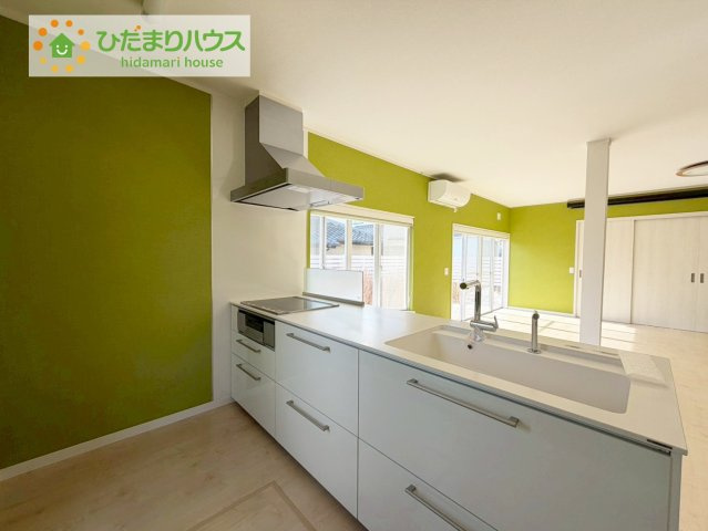 いわき市平下荒川字久世原　中古戸建　のキッチン|IHコンロでお子様とご一緒にお料理はいかがでしょうか(^^)/