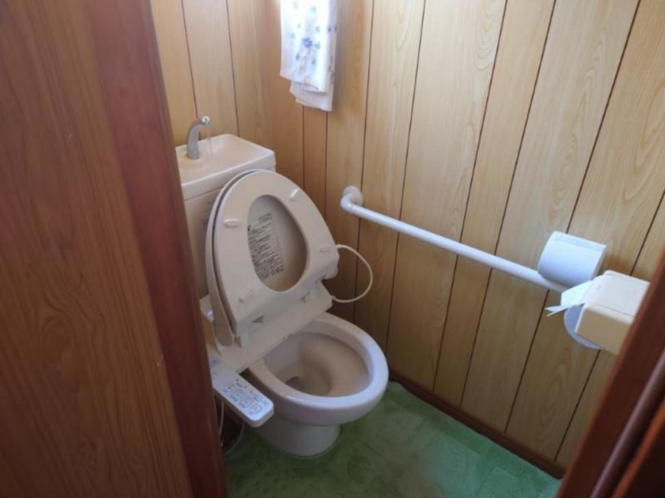 いわき市常磐湯本町天神　中古戸建のトイレ