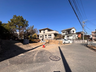 【前面道路含む現地写真】