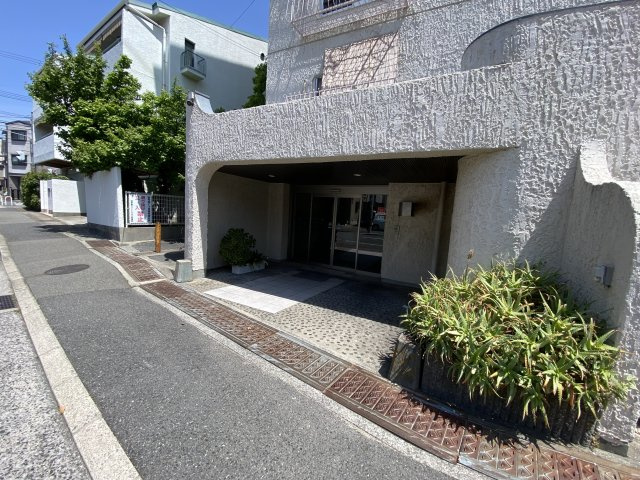 西芦屋グリーンハウスのエントランス