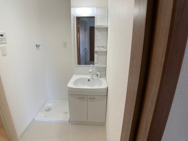 badge tomoi NordⅠの独立洗面台