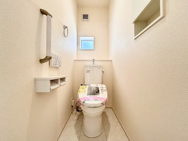 蓮田市馬込2丁目　新築戸建　ブルーミング01のトイレ