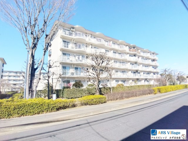 志木ニュータウン南の森壱番街1号棟の外観