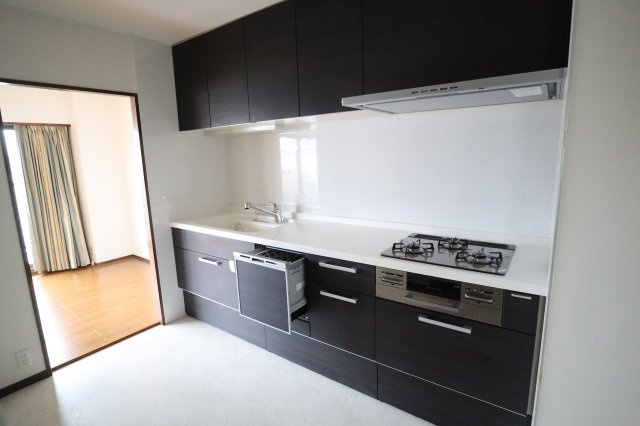 ローレル東生駒の居間・リビング