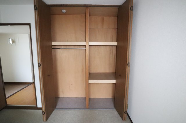 ローレル東生駒の洗面所