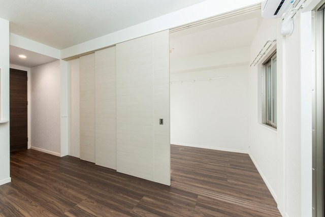 新品家具付きマンション西中洲12A(KaGood福岡)の居間・リビング|ゆったり過ごせるリビングです