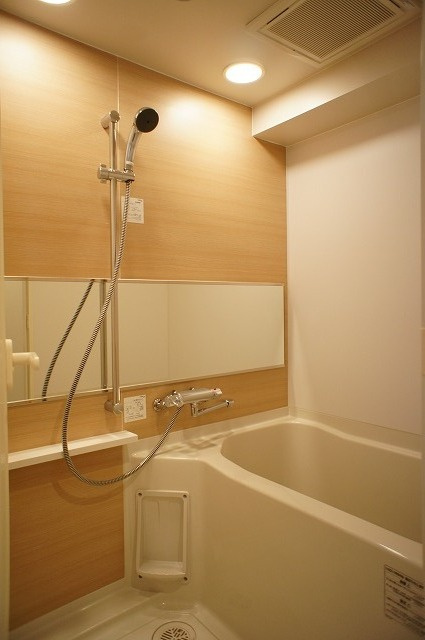 新品家具付きマンション薬院11(KaGood福岡)の浴室|日々の疲れを癒すお風呂付です