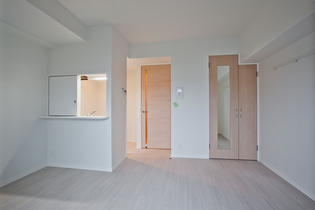 新品家具付きマンション薬院11(KaGood福岡)の居間・リビング|ゆったり過ごせるリビングです