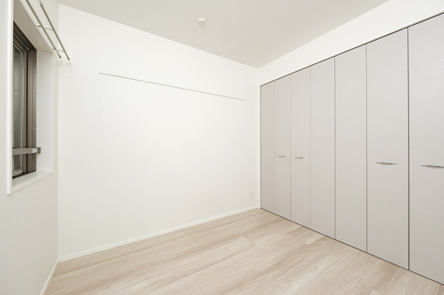 新品家具付きマンション美野島30(KaGood福岡)の居間・リビング|こちらのリビングで趣味の時間をお楽しみください