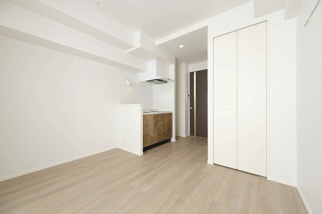 新品家具付きマンション白金24(KaGood福岡)の洋室|落ち着いた色調の洋室です