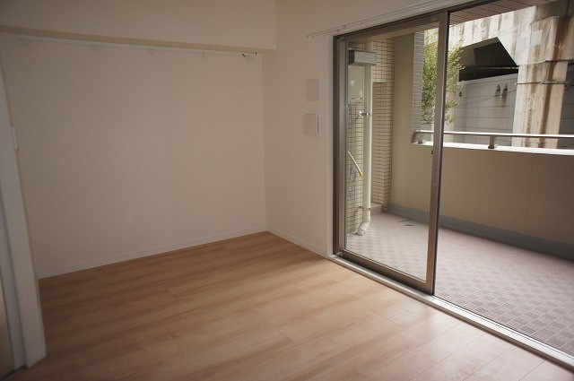 新品家具付きマンション渡辺通23(KaGood福岡)の洋室|ゆったりした洋室です