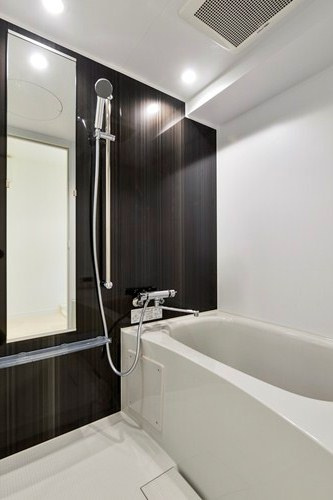 新品家具付きマンション渡辺通23(KaGood福岡)の浴室|コンパクトで使いやすいお風呂です