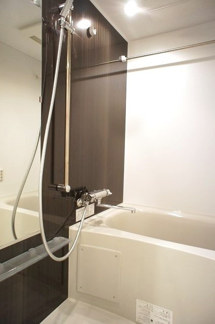 新品家具付きマンション築港本町10(KaGood福岡)の浴室|ゆったり過ごせるお風呂です