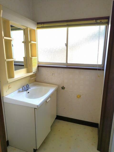 日立市宮田町1丁目　中古戸建の独立洗面台