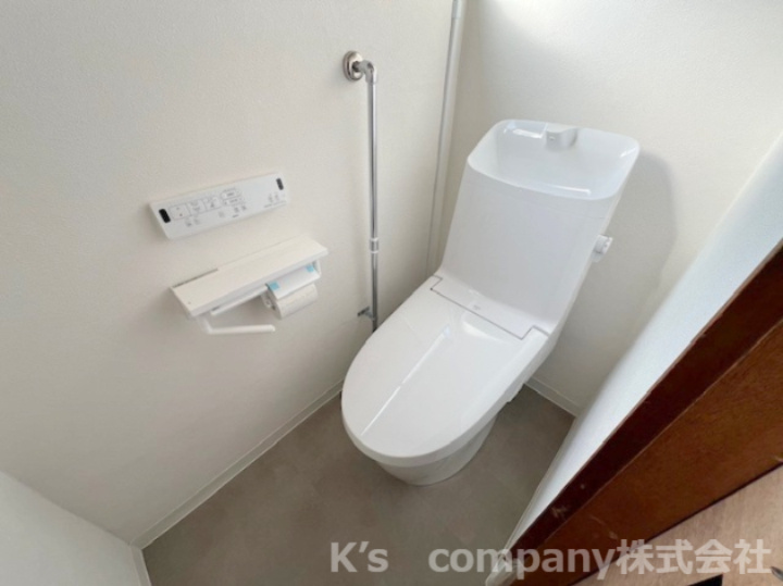 ◎茅ヶ崎市赤羽根　中古戸建のトイレ|温水洗浄便座付きトイレは冬でも温かく快適です♪