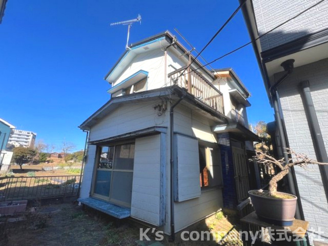 ◎茅ヶ崎市赤羽根　中古戸建の外観|隣地は畑となっており、開放感がございます♪