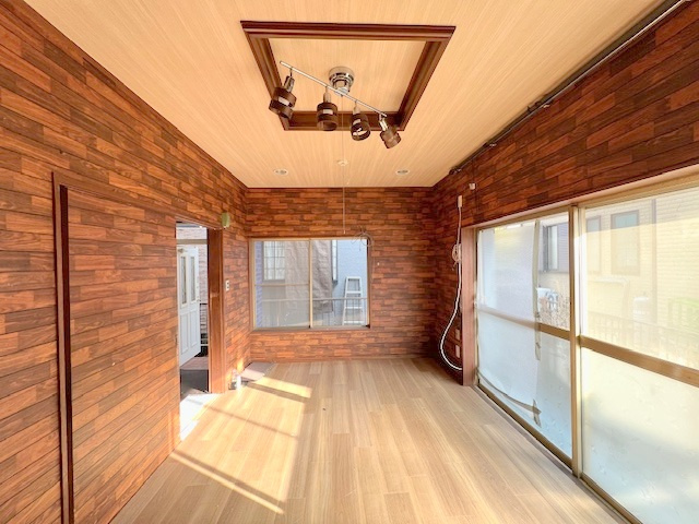 ◎茅ヶ崎市赤羽根　中古戸建の前面道路含む現地写真|緑を多く感じられる立地です☆