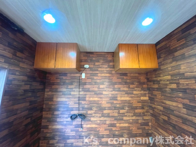 ◎茅ヶ崎市赤羽根　中古戸建の玄関|ステンドグラス調が美しい玄関です♪