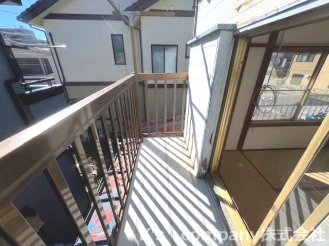 ◎茅ヶ崎市赤羽根　中古戸建のバルコニー|日当たりの良いバルコニーで洗濯物もよく乾きます☆