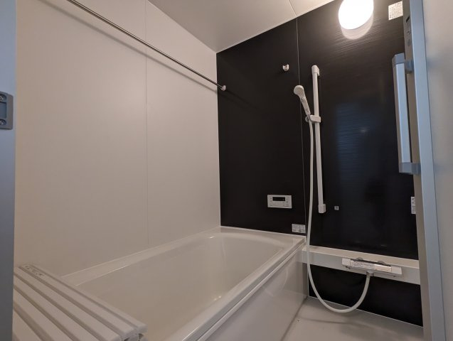 ひたちなか市磯崎町　第３の浴室|足が伸ばせる浴槽で、1日の疲れを癒してください～！リラックスタイムを～♪（同施工物件）