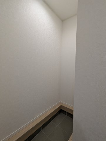 ひたちなか市磯崎町　第３の収納|玄関のシューズボックスは家族全員の靴がしまえるから、いつでもすっきりとした玄関♪（同施工物件）