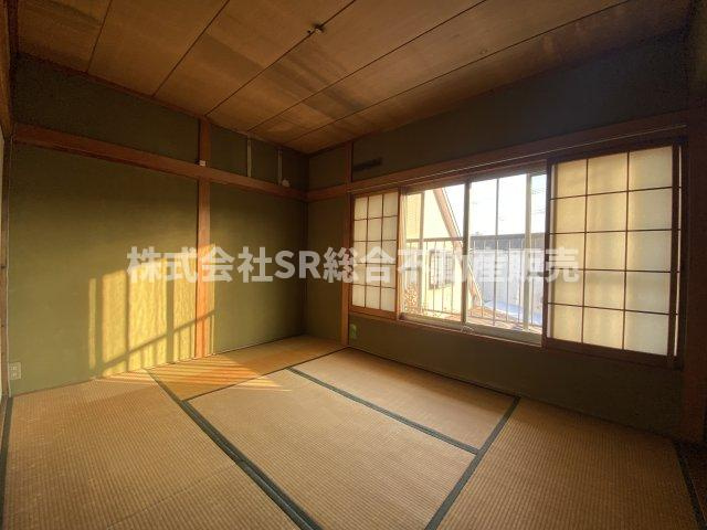 三島2丁目中古戸建の子供部屋|大きな窓から採光がたっぷり入ります！子供部屋にいかがでしょうか