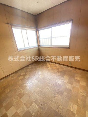 三島2丁目中古戸建の洋室|2面採光の明るいお部屋です♪