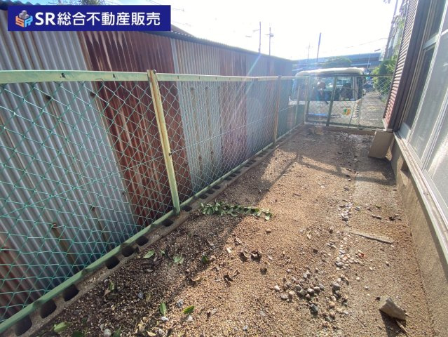 三島2丁目中古戸建の洋室|2面採光の明るいお部屋です♪