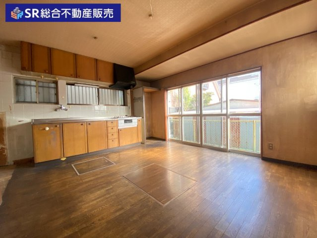 三島2丁目中古戸建の外観|前面道路5.7ｍと広めです♪閑静な住宅街で生活できます！