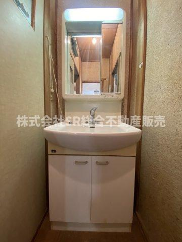 三島2丁目中古戸建の独立洗面台|独立洗面台、朝の身支度には欠かせません