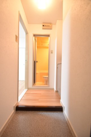 大阪市城東区蒲生４丁目の賃貸マンションの玄関