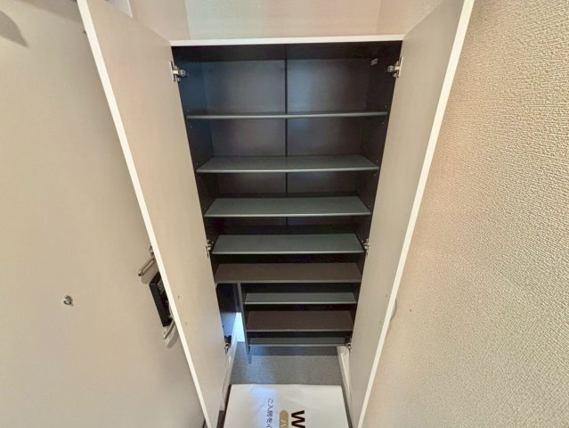 ラフィーネ亀山の玄関