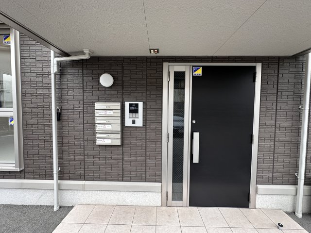 ラフィーネ亀山のエントランス