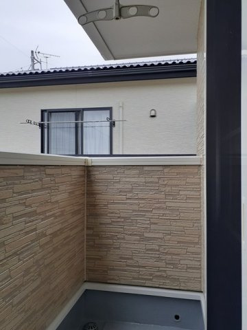 ネオシティ葵のバルコニー