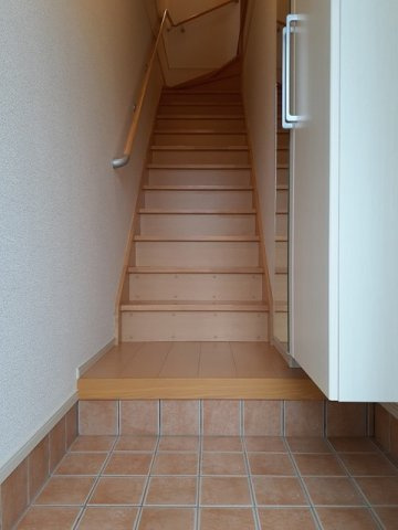 ネオシティ葵の玄関