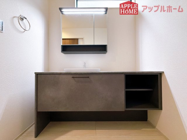 【新築住宅】熊谷市万平町 第3 全4棟の独立洗面台|お洒落な独立洗面台♪