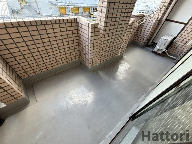 空港リブレ大阪屋のバルコニー